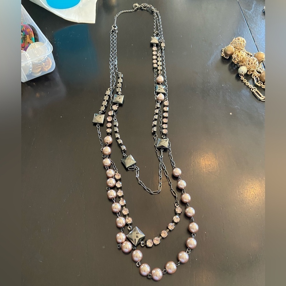 Light pink Pearl and rhinestone long necklace